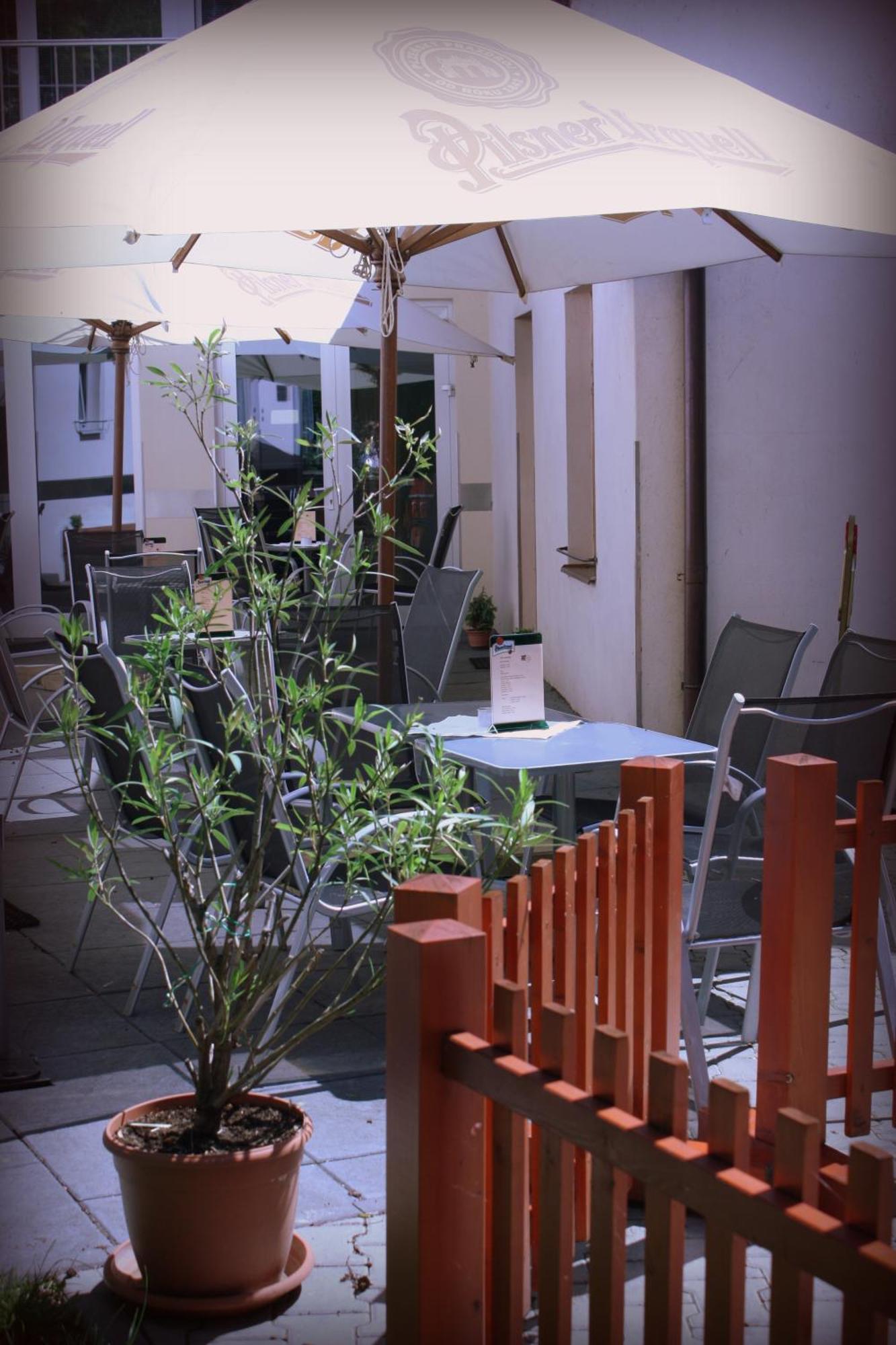 Penzion A Caferestaurant U Lavky Chrudim Exterior foto
